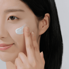 Load image into Gallery viewer, SKIN1004 Hyalu-Cica Water-Fit Sun Serum SPF50+ PA++++ | hebeloft